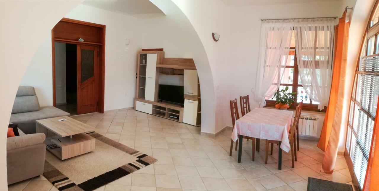 Apartment Sandra Umag Exteriör bild